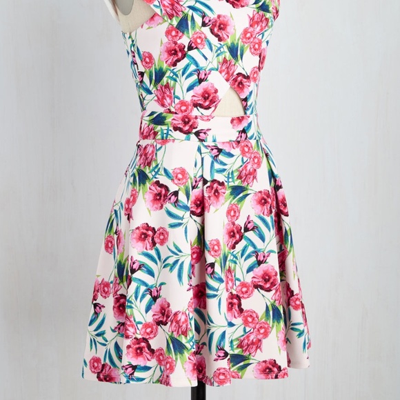 ModCloth Most Ravishing Dress - Picture 4 of 7